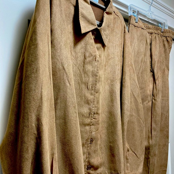 Ladies Pantsuit - Picture 7 of 7